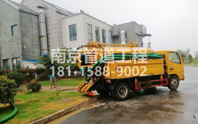246丹徒小区化粪池清理